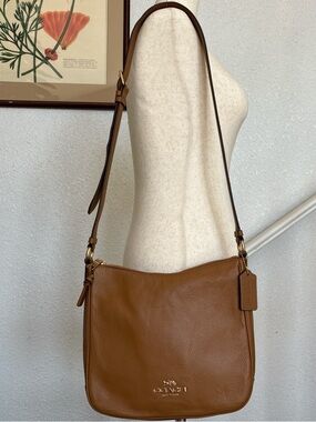 Coach brown leather shoulder bag